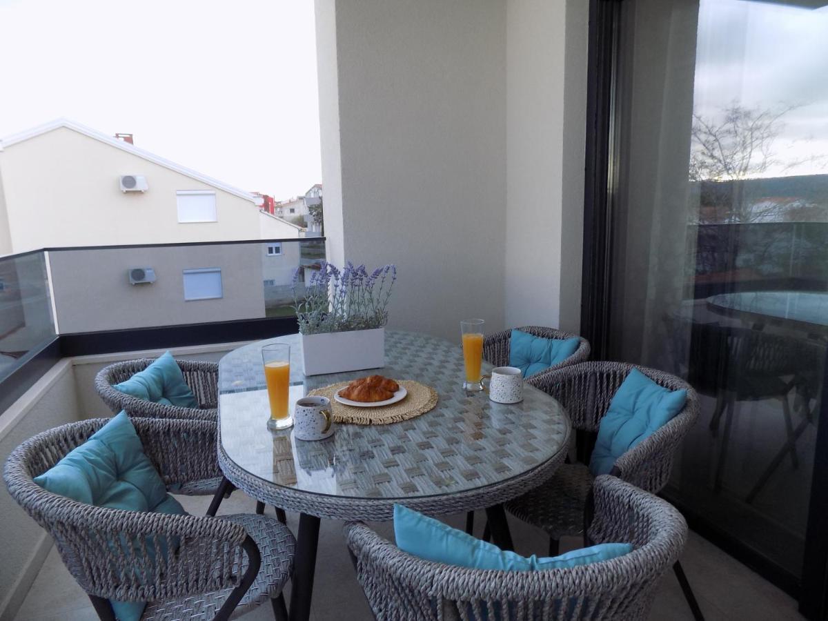 Penthouse Aurelia, Rooftop Terrace & Jacuzzi Turanj Exterior photo